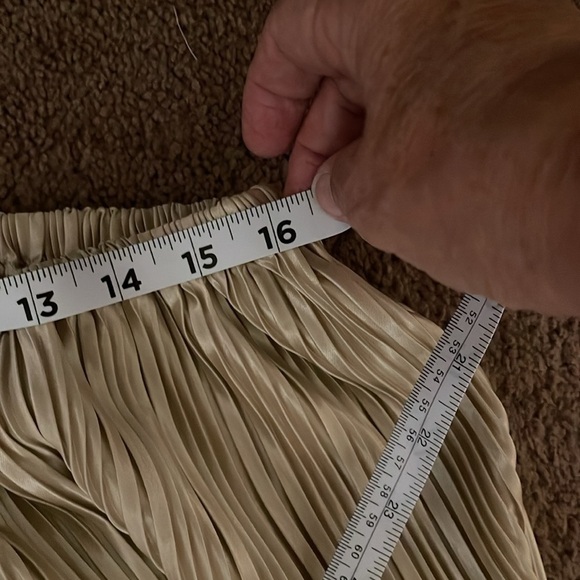 Champagne Pleated layered off the shoulder‎ Dress women’s sz S midi length NWOT - Picture 12 of 17